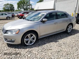 2014 Volkswagen Passat SEL Premium z VIN 1VWCN7A37EC048162, wystawiony jako Copart lot #55351735 z przebiegiem 110 549 mil mil oraz Tytuł czysty. Historia ofert i sprzedaży dostępna na DreamBid. Obrazek 1.