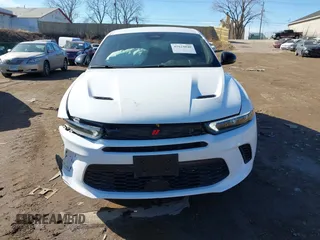 2024 Dodge Hornet GT z VIN ZACNDFAN4R3A39440, wystawiony jako IAAI lot #41624840 z przebiegiem 12 889 mil mil oraz . Historia ofert i sprzedaży dostępna na DreamBid. Obrazek 12.