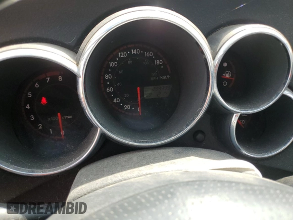 2005 Pontiac Vibe with VIN 5Y2SL63875Z468542, listed as a Copart auction lot 68119624 with 299,999 mi miles and Salvage Title. Bid and sale history available at carsss.com. Image 9.
