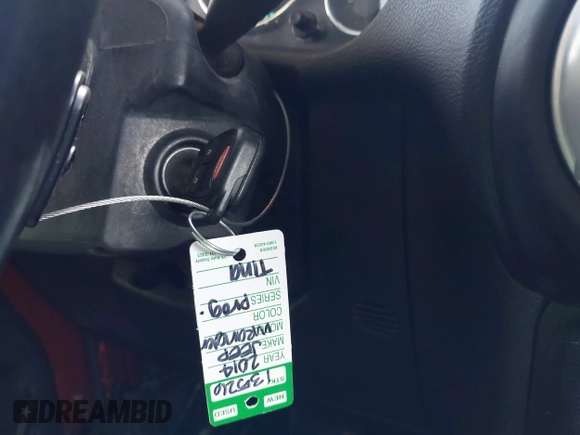 2014 Jeep Wrangler Unlimited Sahara z VIN 1C4BJWEG1EL209431, wystawiony jako IAAI lot #42325022 z przebiegiem 64 529 mil mil oraz . Historia ofert i sprzedaży dostępna na DreamBid. Obrazek 11.