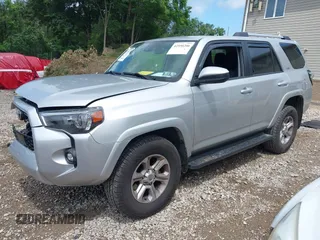 2022 Toyota 4Runner SR5 with VIN JTEMU5JR0N6000953, listed as a IAAI auction lot 42550206 with 73,088 mi miles and . Bid and sale history available at DreamBid. Image 17.