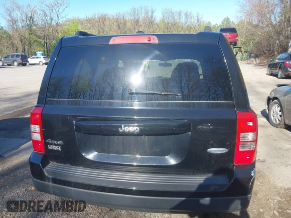 2012 Jeep Patriot Latitude with VIN 1C4NJRFB4CD686038, listed as a IAAI auction lot 42142199 with 116,416 mi miles and . Bid and sale history available at carsss.com. Image 14.