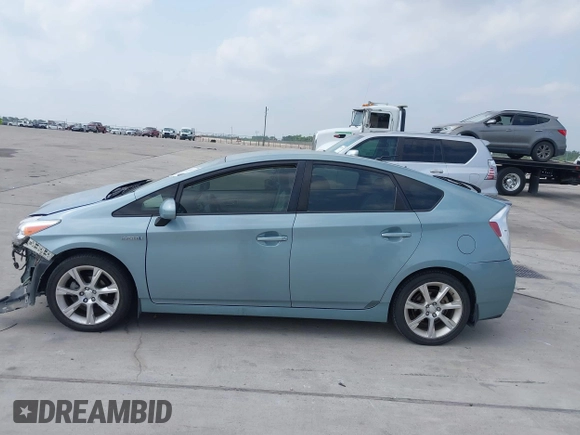 2013 Toyota Prius One z VIN JTDKN3DU9D5688761, wystawiony jako IAAI lot #42321117 z przebiegiem 176 532 mil mil oraz . Historia ofert i sprzedaży dostępna na DreamBid. Obrazek 14.