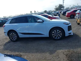 2025 Audi Q6 e-tron Premium Plus z VIN WA124BGFXSA019441, wystawiony jako IAAI lot #41838548 z przebiegiem 138 mil mil oraz . Historia ofert i sprzedaży dostępna na DreamBid. Obrazek 14.