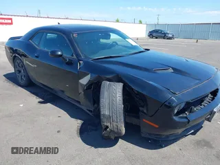 2015 Dodge Challenger SXT Plus z VIN 2C3CDZBGXFH770568, wystawiony jako IAAI lot #42164555 z przebiegiem 108 889 mil mil oraz . Historia ofert i sprzedaży dostępna na DreamBid. Obrazek 1.