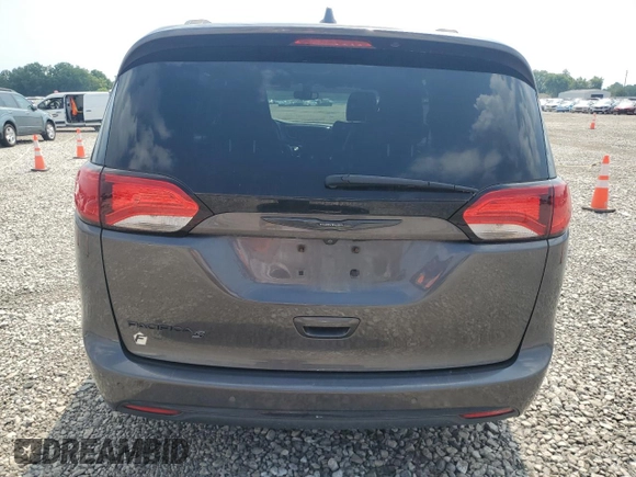 2020 Chrysler Pacifica Touring L with VIN 2C4RC1BG4LR233016, listed as a Copart auction lot 61622595 with 82,709 mi miles and Salvage title. Bid and sale history available at DreamBid. Image 6.