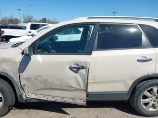 2012 Kia Sorento LX with VIN 5XYKT3A61CG211128, listed as a IAAI auction lot 41686721 with 146,545 mi miles. Bid and sale history available at carsss.com. Image 14.
