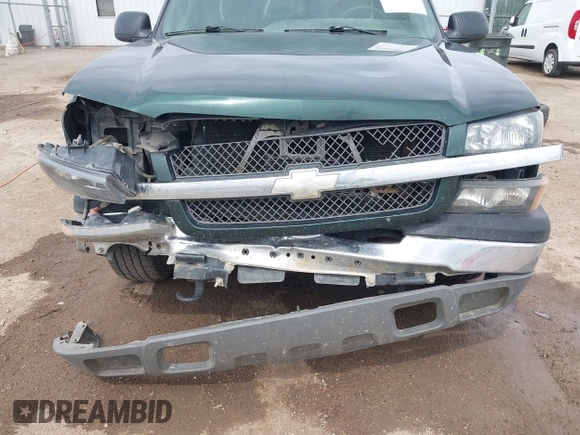 2004 Chevrolet Silverado 1500 Work Truck with VIN 2GCEC19T941193338, listed as a IAAI auction lot 41904989 with 147,616 mi miles. Bid and sale history available at carsss.com. Image 6.