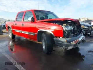 2005 Chevrolet Silverado 1500 LS with VIN 2GCEC13TX51390979, listed as a IAAI auction lot 41509986 with 196,971 mi miles. Bid and sale history available at carsss.com. Image 1.
