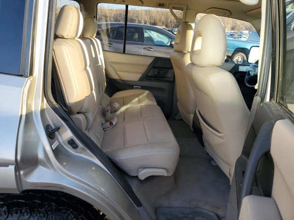 2001 Mitsubishi Montero Limited z VIN JA4MW51R41J037651, wystawiony jako Copart lot #43964815 z przebiegiem 155 578 mil mil oraz Tytuł czysty. Historia ofert i sprzedaży dostępna na DreamBid. Obrazek 10.