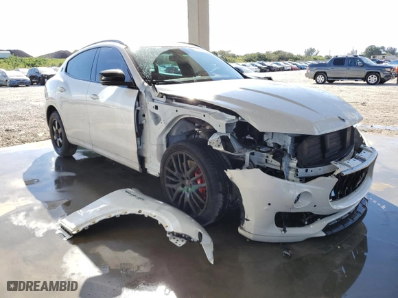 2021 Maserati Levante S with VIN ZN661YUA5MX377539, listed as a Copart auction lot 40783994 with 36,604 mi miles. Bid and sale history available at carsss.com. Image 4.