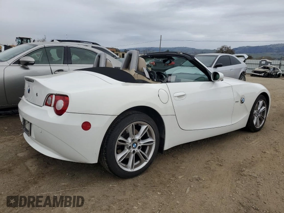 2005 BMW Z4 3.0i with VIN 4USBT53505LU10933, listed as a Copart auction lot 46061395 with 86,328 mi miles and Salvage title. Bid and sale history available at DreamBid. Image 3.
