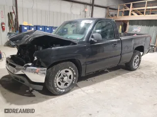 2000 Chevrolet Silverado 1500 with VIN 1GCEC14T3YZ284206, listed as a Copart auction lot 45594665 with 176,153 mi miles and Salvage Title. Bid and sale history available at carsss.com. Image 1.