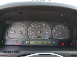 2000 Volvo V70 with VIN YV1LW61J1Y2697727, listed as a Copart auction lot 42295845 with 236,298 mi miles and Salvage Title. Bid and sale history available at carsss.com. Image 9.