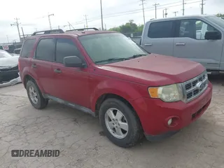 2011 Ford Escape XLT z VIN 1FMCU9D7XBKC05230, wystawiony jako IAAI lot #42504957 z przebiegiem 182 758 mil mil oraz . Historia ofert i sprzedaży dostępna na DreamBid. Obrazek 1.