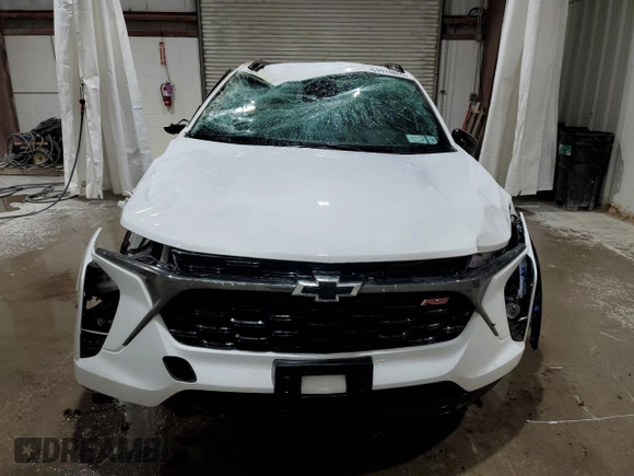 2024 Chevrolet Trax 2RS with VIN KL77LJE21RC101546, listed as a Copart auction lot 51974855 with 28,540 mi miles and Salvage Title. Bid and sale history available at DreamBid. Image 5.