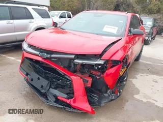 2024 Chevrolet Blazer EV eAWD RS z VIN 3GNKDCRJXRS200875, wystawiony jako IAAI lot #41685206 z przebiegiem 7 610 mil mil oraz . Historia ofert i sprzedaży dostępna na DreamBid. Obrazek 6.
