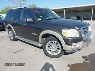 2006 Ford Explorer z VIN 1FMEU64E56UB52663, wystawiony jako IAAI lot #42002830 z przebiegiem 199 847 mil mil oraz . Historia ofert i sprzedaży dostępna na DreamBid. Obrazek 1.