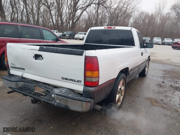 2000 Chevrolet Silverado 1500 with VIN 1GCEC14W0YE199633, listed as a IAAI auction lot 41465837 with 241,159 mi miles. Bid and sale history available at carsss.com. Image 4.