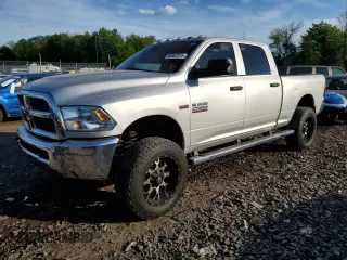 2016 Ram 2500 Tradesman z VIN 3C6UR5CJ9GG281527, wystawiony jako Copart lot #56062915 z przebiegiem 166 882 mil mil oraz Czysty tytuł • Clean title. Historia ofert i sprzedaży dostępna na DreamBid. Obrazek 1.