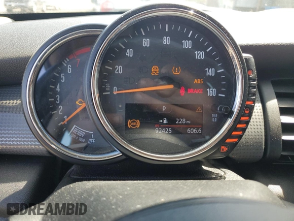 2015 MINI Hardtop with VIN WMWXM5C51FT941503, listed as a Copart auction lot 52903145 with 92,425 mi miles and Salvage Title. Bid and sale history available at DreamBid. Image 9.