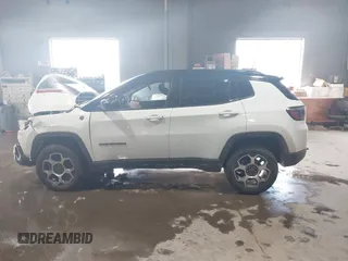 2022 Jeep Compass Trailhawk with VIN 3C4NJDDB8NT199704, listed as a IAAI auction lot 41611028 with 27,247 mi miles and . Bid and sale history available at DreamBid. Image 14.