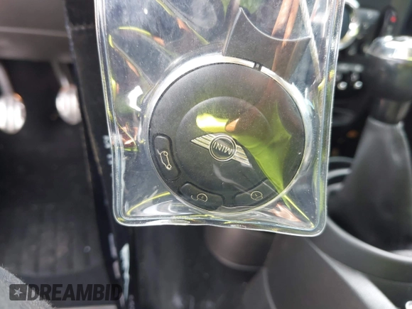 2016 MINI Countryman S with VIN WMWZC3C53GWP53582, listed as a IAAI auction lot 42400636 with Not provided miles and . Bid and sale history available at DreamBid. Image 11.