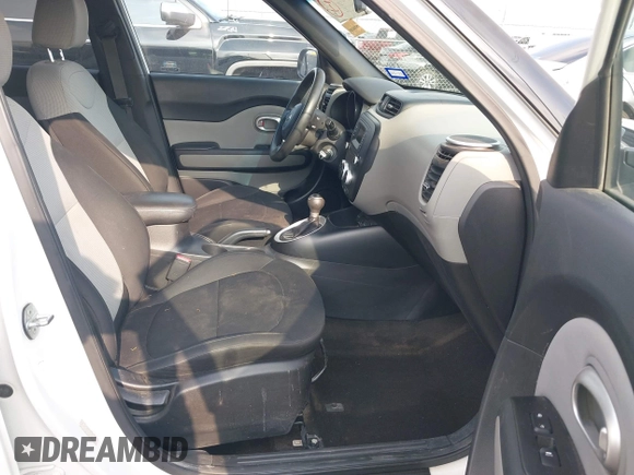 2014 Kia Soul with VIN KNDJN2A29E7025480, listed as a IAAI auction lot 42056462 with 149,157 mi miles. Bid and sale history available at carsss.com. Image 5.