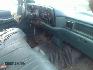 1996 Dodge 1500 z VIN 1B7HC16Y5TS694447, wystawiony jako IAAI lot #31071726 z przebiegiem 204 660 mil mil oraz . Historia ofert i sprzedaży dostępna na DreamBid. Obrazek 5.