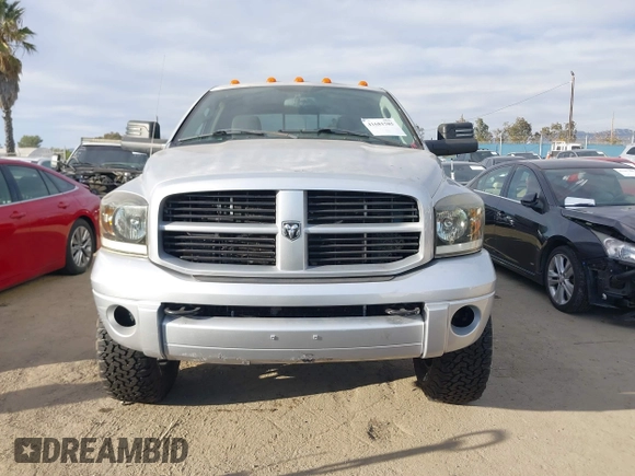 2005 Dodge 3500 SLT z VIN 3D7LS38CX5G750960, wystawiony jako IAAI lot #41681585 z przebiegiem 213 608 mil mil oraz . Historia ofert i sprzedaży dostępna na DreamBid. Obrazek 12.