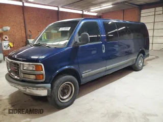 2001 GMC Savana z VIN 1GJHG39G011180018, wystawiony jako Copart lot #52410895 z przebiegiem 153 764 mil mil oraz Czysty tytuł • Clean title. Historia ofert i sprzedaży dostępna na DreamBid. Obrazek 1.