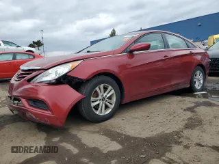2013 Hyundai Sonata GLS z VIN 5NPEB4AC8DH757141, wystawiony jako Copart lot #50408525 z przebiegiem 143 875 mil mil oraz Szkody całkowita. Historia ofert i sprzedaży dostępna na DreamBid. Obrazek 1.