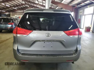 2011 Toyota Sienna LE AAS z VIN 5TDKK3DCXBS146656, wystawiony jako Copart lot #61140625 z przebiegiem 200 328 mil mil oraz Czysty tytuł • Clean title. Historia ofert i sprzedaży dostępna na DreamBid. Obrazek 6.