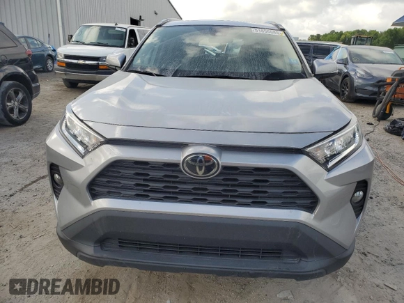 2021 Toyota RAV4 XLE with VIN 2T3W1RFV9MC128500, listed as a Copart auction lot 51896685 with 56,438 mi miles and Salvage Title. Bid and sale history available at carsss.com. Image 5.