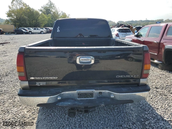 2002 Chevrolet Silverado 2500 LT with VIN 1GCGK29U82Z237425, listed as a Copart auction lot 72561684 with 176,210 mi miles and Salvage Title. Bid and sale history available at carsss.com. Image 6.