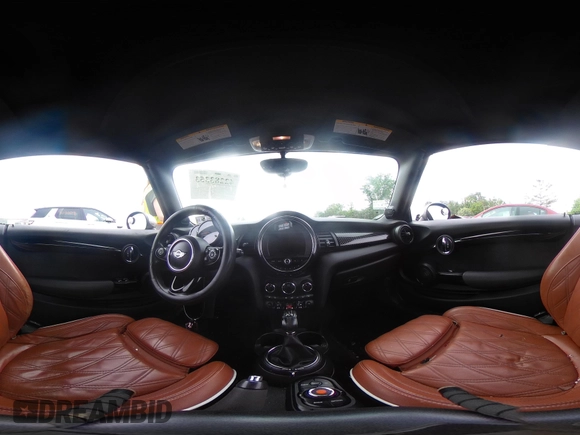 2016 MINI Convertible S z VIN WMWWG9C53G3A91095, wystawiony jako IAAI lot #42283353 z przebiegiem Nie podano mil oraz . Historia ofert i sprzedaży dostępna na DreamBid. Obrazek 18.