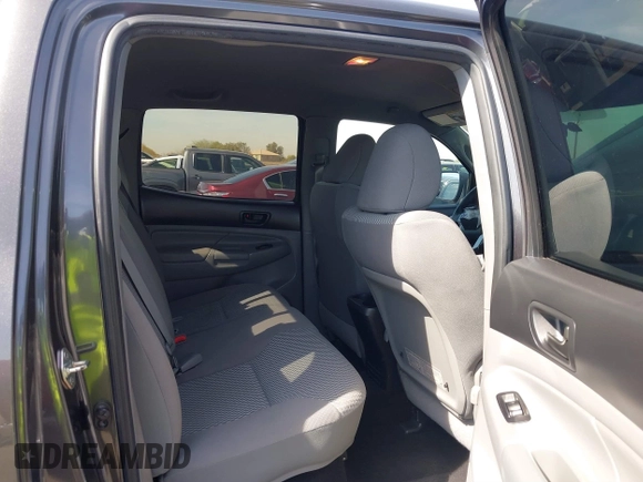 2014 Toyota Tacoma with VIN 3TMLU4EN0EM145573, listed as a IAAI auction lot 41621189 with 178,281 mi miles. Bid and sale history available at carsss.com. Image 8.