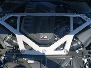 2023 BMW 4 Series z VIN WBS63AZ04PCL58455, wystawiony jako IAAI lot #42134004 z przebiegiem 4 589 mil mil oraz . Historia ofert i sprzedaży dostępna na DreamBid. Obrazek 10.