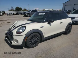 2015 MINI Hardtop S z VIN WMWXP7C53F2C60335, wystawiony jako Copart lot #54075995 z przebiegiem 70 746 mil mil oraz Szkody całkowita. Historia ofert i sprzedaży dostępna na DreamBid. Obrazek 1.