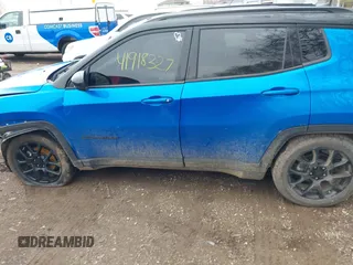 2022 Jeep Compass Latitude z VIN 3C4NJCBB9NT172153, wystawiony jako IAAI lot #41918327 z przebiegiem 95 504 mil mil oraz . Historia ofert i sprzedaży dostępna na DreamBid. Obrazek 14.