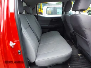 2021 Toyota Tacoma SR z VIN 3TMCZ5AN6MM444433, wystawiony jako IAAI lot #42260193 z przebiegiem 47 351 mil mil oraz . Historia ofert i sprzedaży dostępna na DreamBid. Obrazek 8.