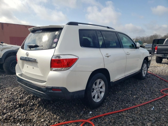2013 Toyota Highlander with VIN 5TDZK3EH9DS130735, listed as a Copart auction lot 48710955 with 139,013 mi miles and Salvage Title. Bid and sale history available at carsss.com. Image 3.