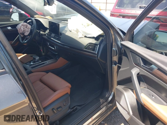 2023 Audi Q5 S line Prestige с VIN WA1FAAFY7P2054575, выставлен на аукционе IAAI как лот 42541896 с пробегом Не указан миль и . История ставок и продаж доступна на DreamBid. Изображение 5.