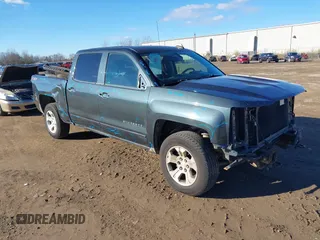 2018 Chevrolet Silverado 1500 LT with VIN 3GCUKRECXJG321396, listed as a IAAI auction lot 40851181 with 137,348 mi miles. Bid and sale history available at carsss.com. Image 6.