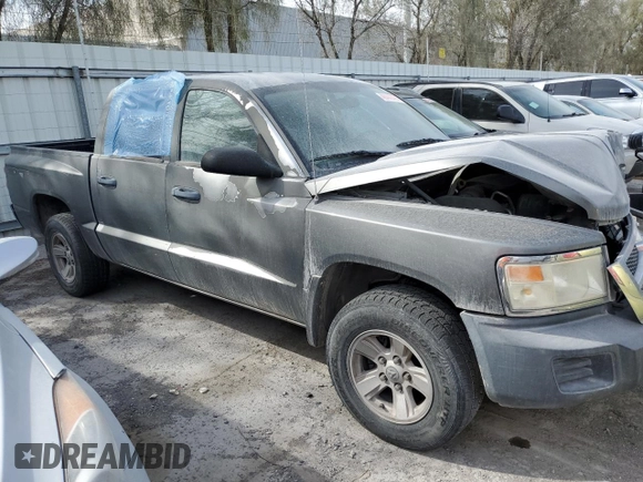 2008 Dodge Dakota Bighorn/Lonestar z VIN 1D7HE38K58S550926, wystawiony jako Copart lot #48440495 z przebiegiem Nie podano mil oraz Szkoda całkowita • Salvage title. Historia ofert i sprzedaży dostępna na DreamBid. Obrazek 4.