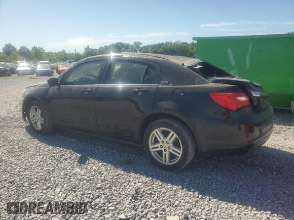 2013 Chrysler 200 LX z VIN 1C3CCBAB4DN586750, wystawiony jako Copart lot #58022225 z przebiegiem 165 631 mil mil oraz Szkoda całkowita • Salvage title. Historia ofert i sprzedaży dostępna na DreamBid. Obrazek 2.