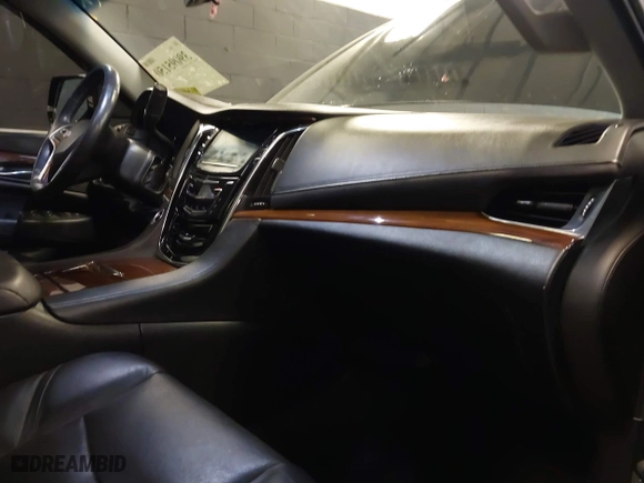 2018 Cadillac Escalade Luxury with VIN 1GYS4BKJ6JR162043, listed as a IAAI auction lot 39095150 with 68,407 mi miles. Bid and sale history available at carsss.com. Image 5.