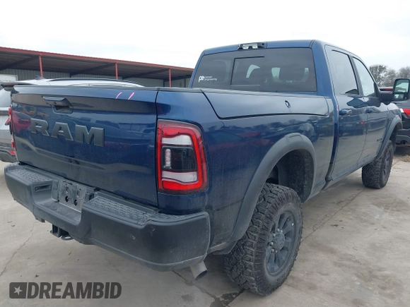 2024 Ram 2500 Power Wagon z VIN 3C6TR5EJ0RG315687, wystawiony jako IAAI lot #41614637 z przebiegiem 10 933 mil mil oraz . Historia ofert i sprzedaży dostępna na DreamBid. Obrazek 4.
