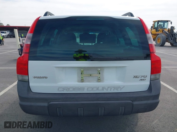 2004 Volvo V70 XC70 with VIN YV1SZ59H541135280, listed as a IAAI auction lot 41689647 with 195,802 mi miles. Bid and sale history available at carsss.com. Image 16.