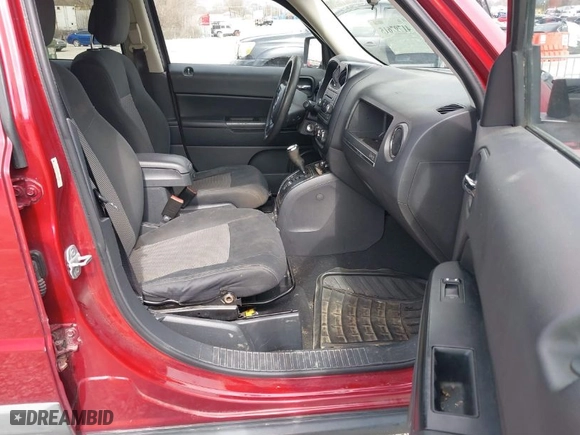 2011 Jeep Patriot Latitude with VIN 1J4NT1GB3BD170210, listed as a IAAI auction lot 41797615 with 201,951 mi miles. Bid and sale history available at carsss.com. Image 5.